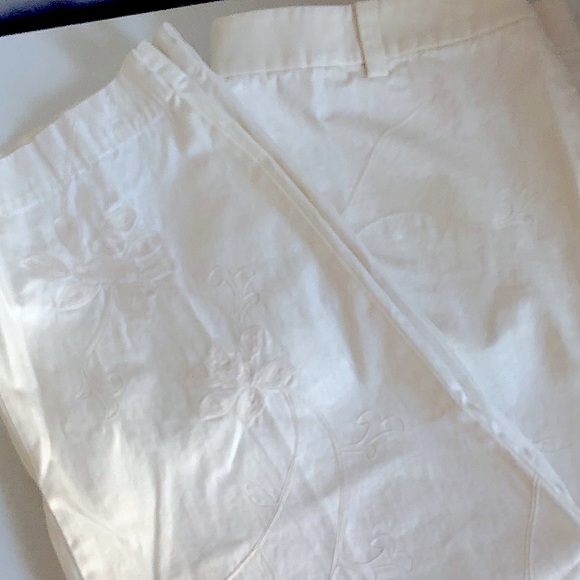 Talbots White Signature Slim Embroidered Flower Pants Size 14P - Picture 11 of 11